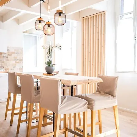 Appt Chalet Centre Calme 2ch/jardin Appartement
