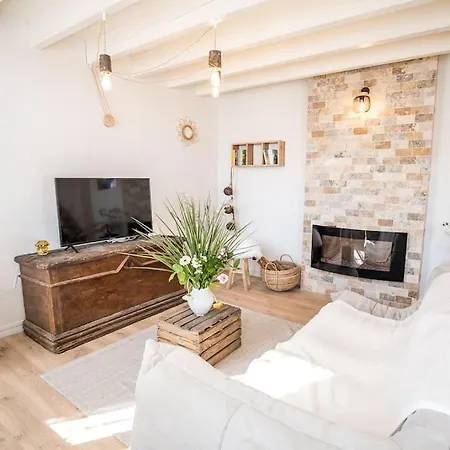 Appt Chalet Centre Calme 2ch/jardin Appartement *