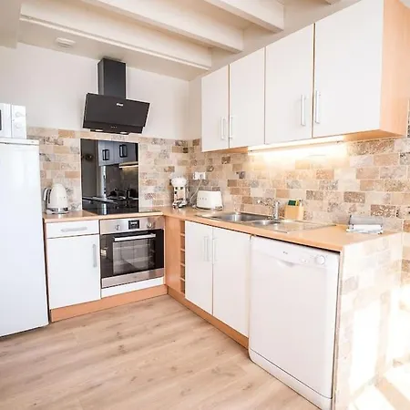 Appartement Appt Chalet Centre Calme 2ch/jardin *